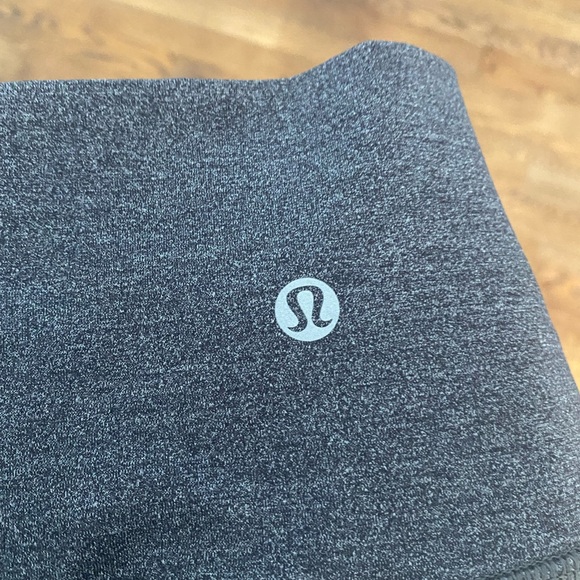 Lululemon Heather Gray Wunder Under Leggings 28’ 4 - Picture 5 of 5
